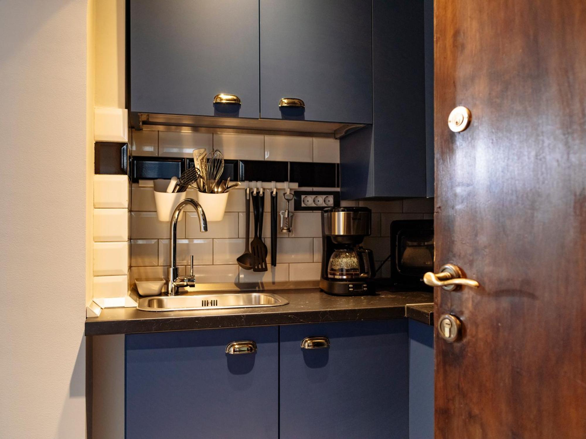 Petite Maison Sur Le Boulevard Букурещ Екстериор снимка