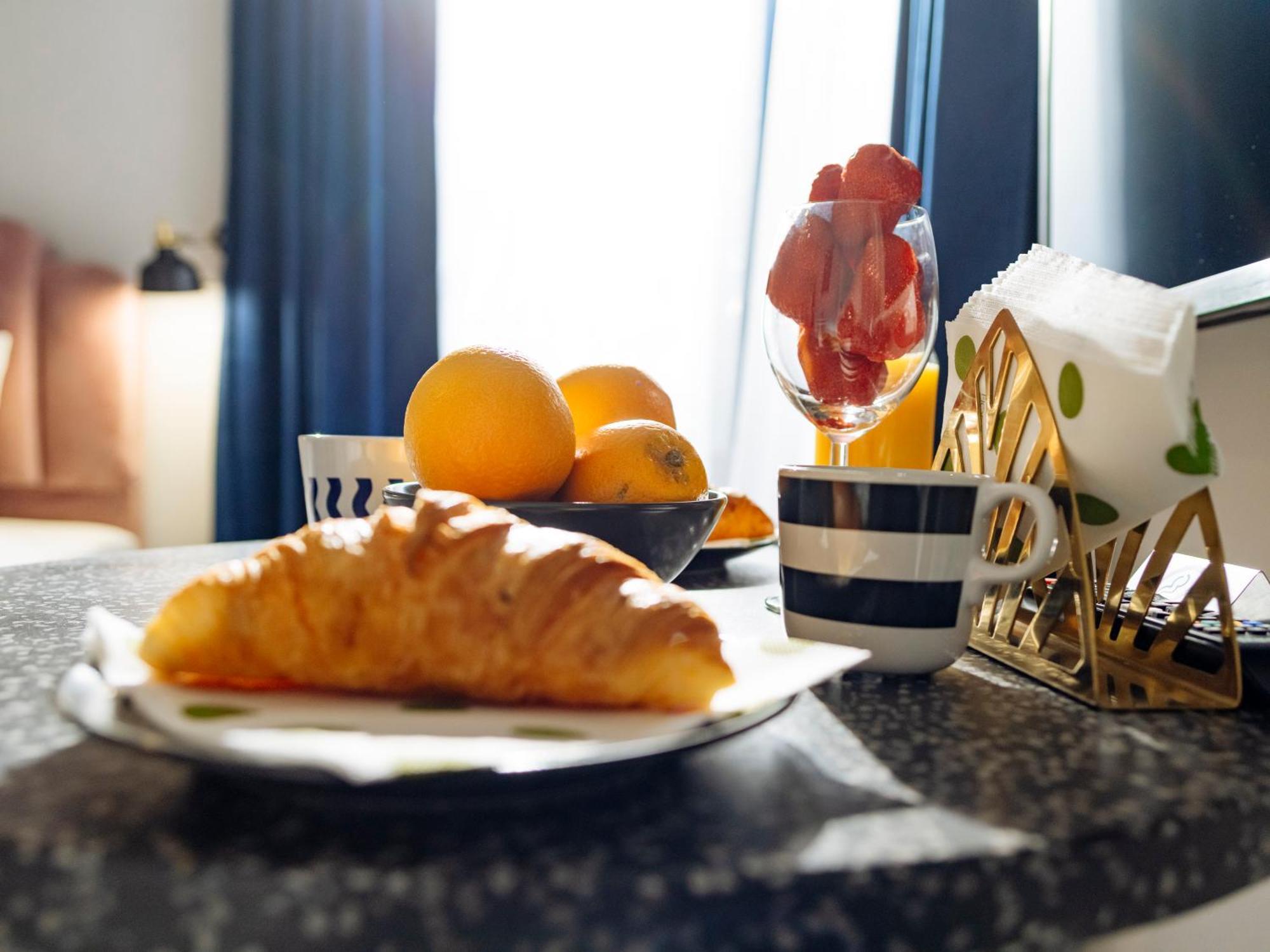 Petite Maison Sur Le Boulevard Букурещ Екстериор снимка