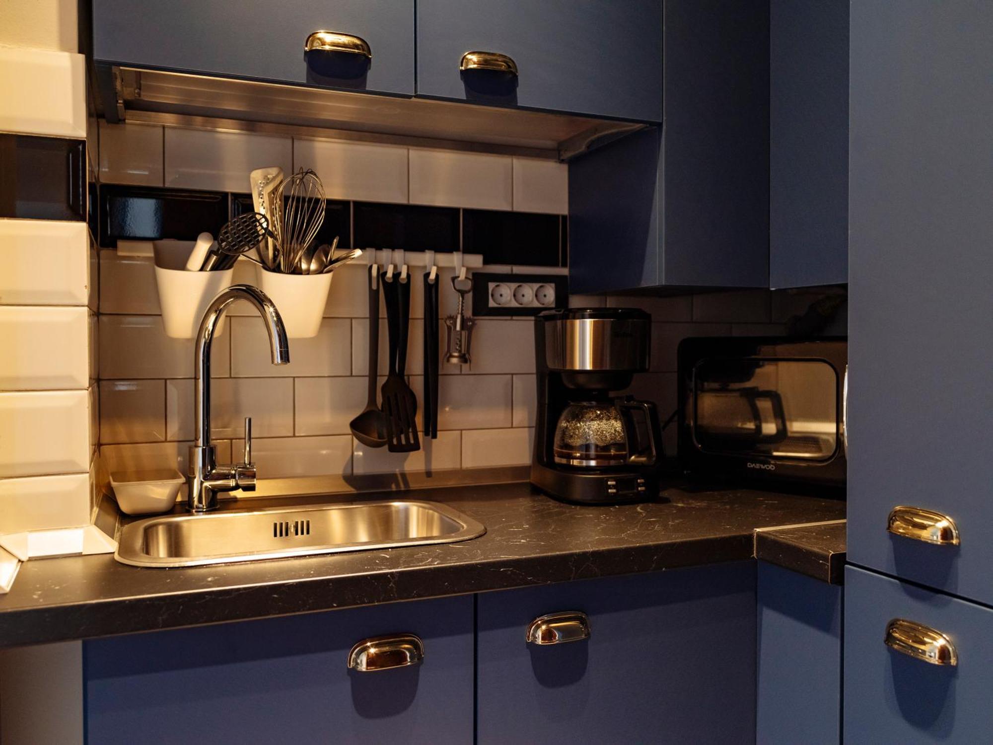 Petite Maison Sur Le Boulevard Букурещ Екстериор снимка