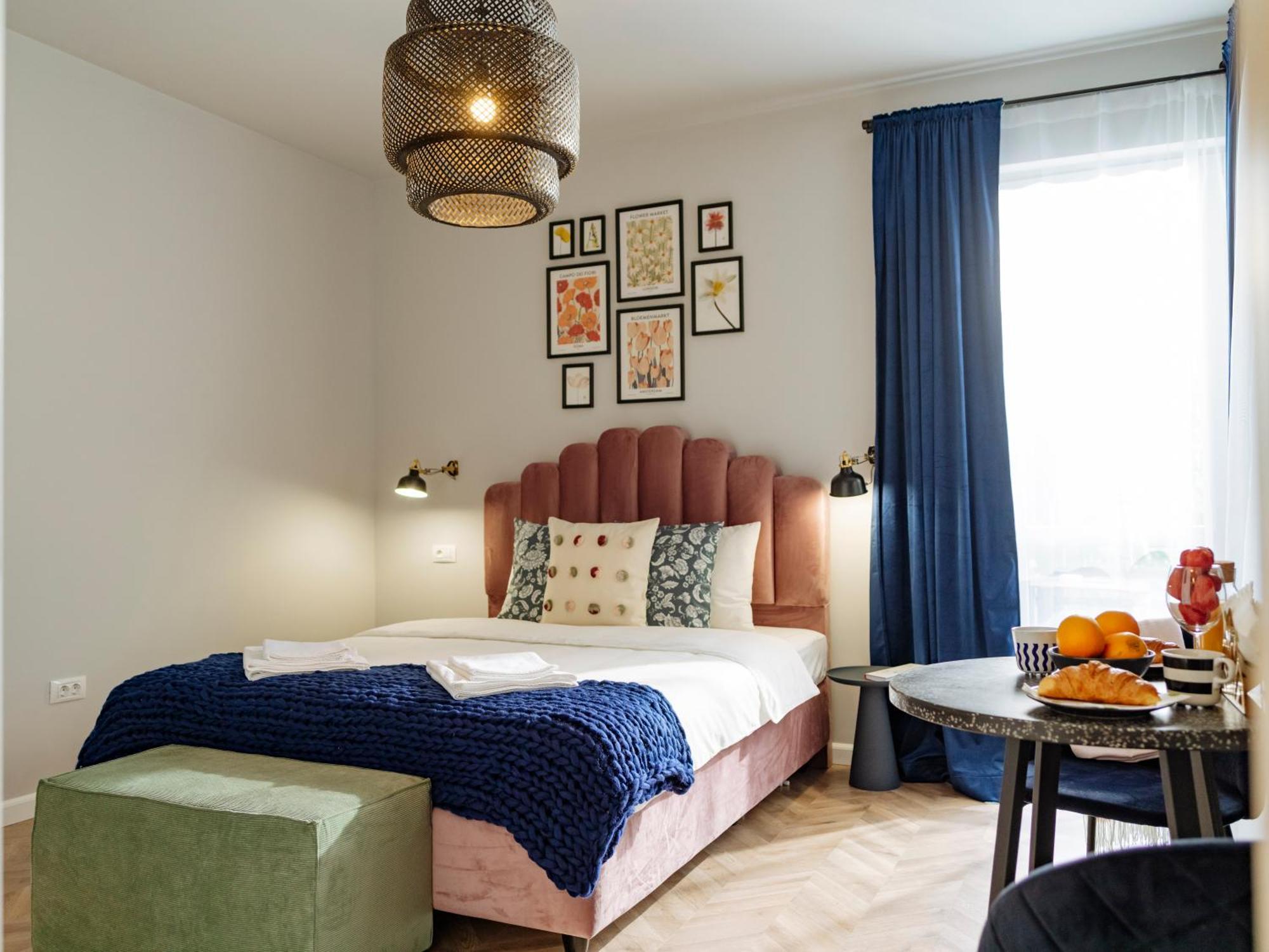 Petite Maison Sur Le Boulevard Букурещ Екстериор снимка